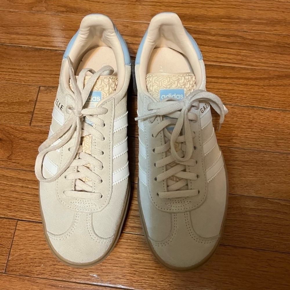 adidas Gazelle Kids Sneakers in Beige, White & Light Blue - Picture 3 of 3